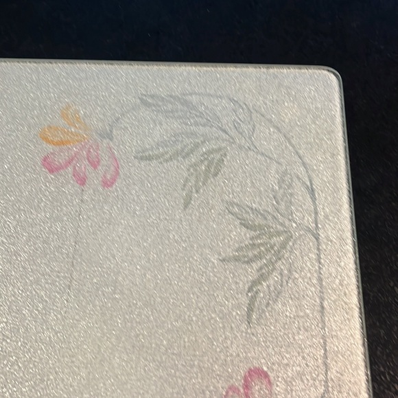 15" Counter Saver "Pink Trio" (Corelle) by CORNING - Picture 3 of 16